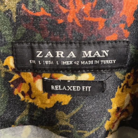 Zara Men | Floral Button Down | Relaxed Fit - Picture 2 of 3